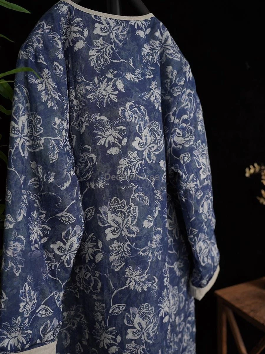 2025 الخزف الصيني الأزرق والأبيض المطبوع تشيباو الياقة المستديرة رشاقته الدافئة القطن الكتان تشيباو الرجعية أنيقة اليومية تشيباو #3