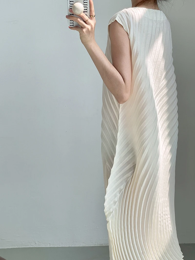 Miyake Hand Circle Pleated Sleeveless Dress Designer Long Round Neck  Elegant Loose Summer Korean Style Aesthetic Clothes - AliExpress 200000345