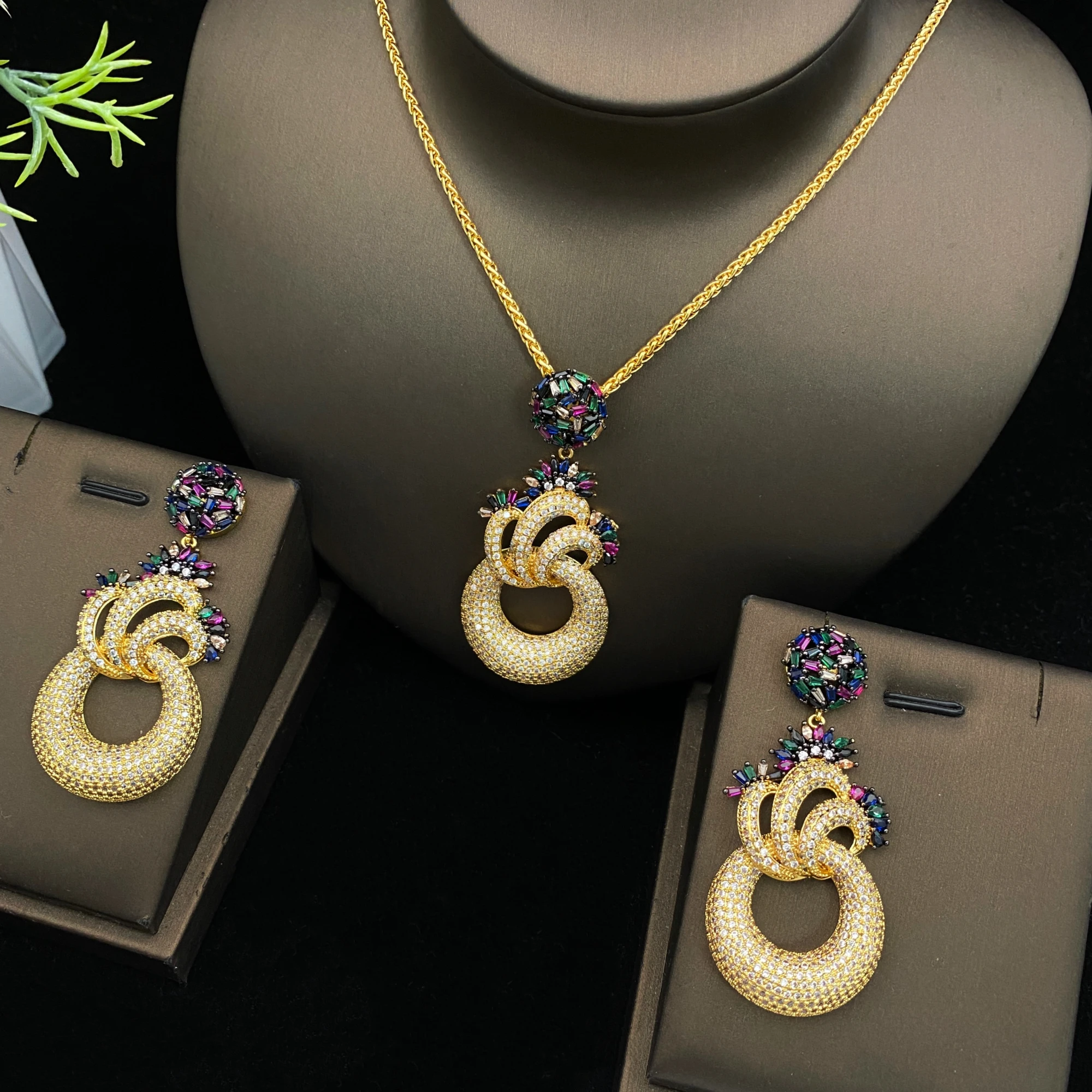 

2-Piece Jewelry Set Necklace Earrings Gold Plated Bridal Wedding Exclusive Dubai Ethnic Diamond Accessories Perfect for Parties