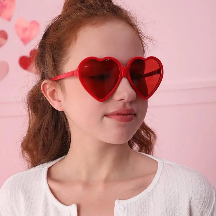 Trendy Eyewear Party Glasses Halloween Clout Goggle UV400 Protection Heart-Shaped Sunglasses Heart Sunglasses for Women