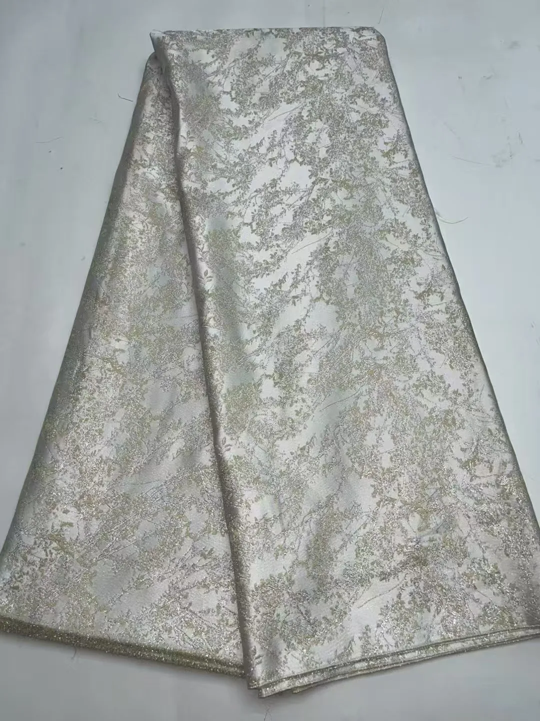 

Latest Brocade Jacquard Lace Fabric 2025 African French Gild Brocade Lace Fabric for Sewing Women Wedding Dresses