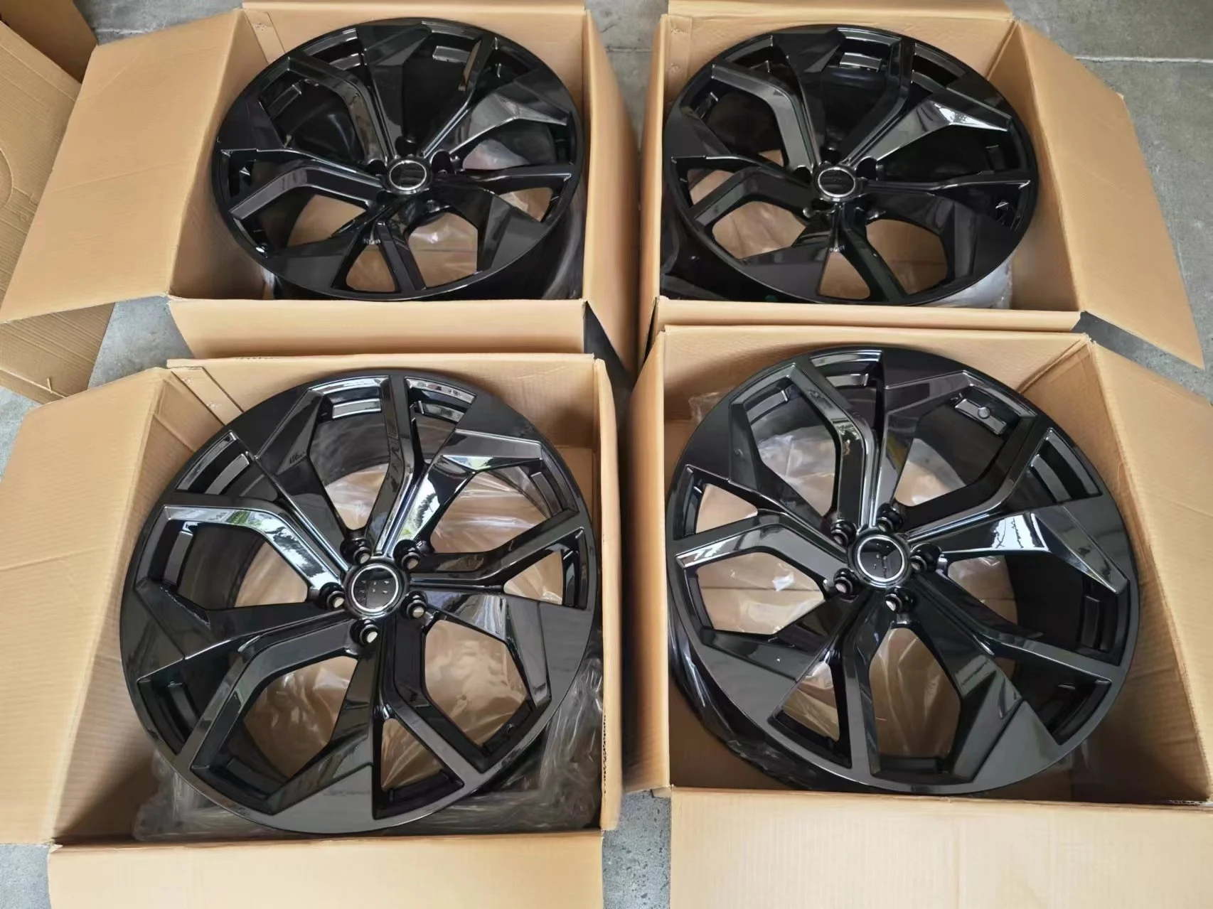 Vendita calda Concavo Progettato Cerchione 21 pollici 22 pollici 23 pollici 5X112 Sport Gloss Nero Ruota In Lega Per Audi RS Q8 2015-2024 Anno Auto