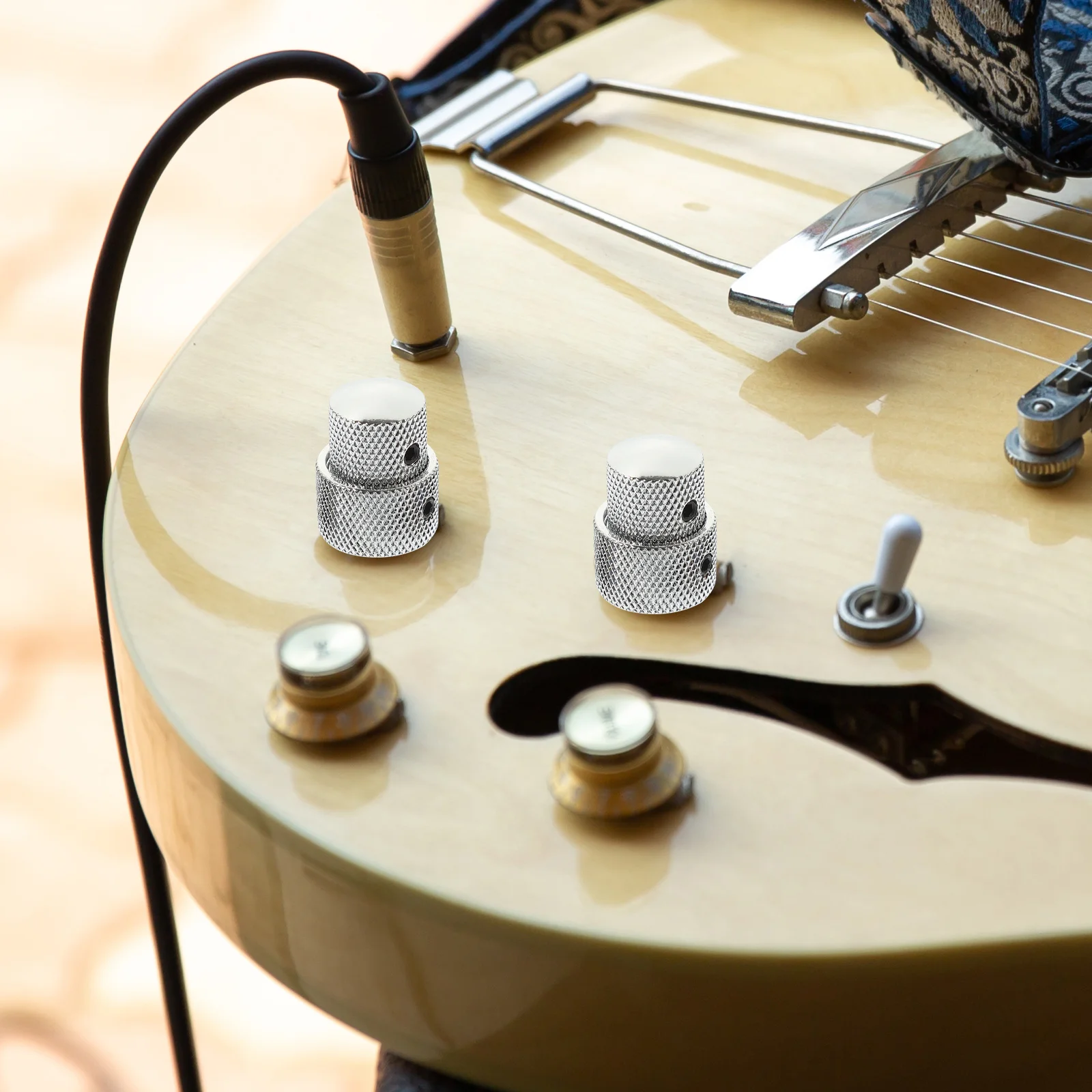 

2pcs Guitar Potentiometer Knob Volume Control Electric Bass Rotary Knob Sturdy Durable Control Caps Replacement For String