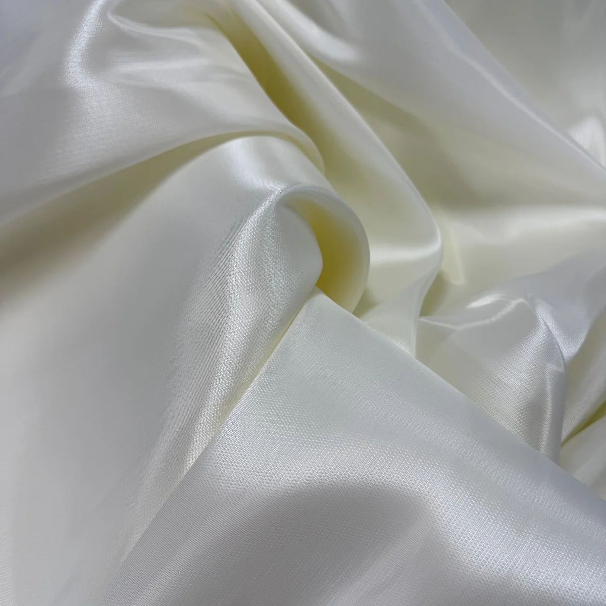 Lightweight TR satin ivory water gloss satin crisp fabric sewing bridal wedding dress bridesmaid costume stage costume fabric