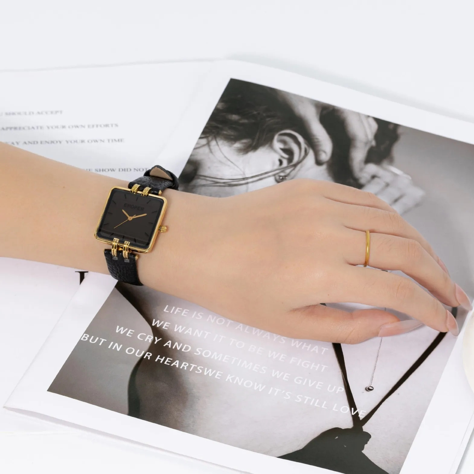 New lightweight luxury compact and exquisite high-value women's watch, simple, stylish, elegant and casual quartz watch
