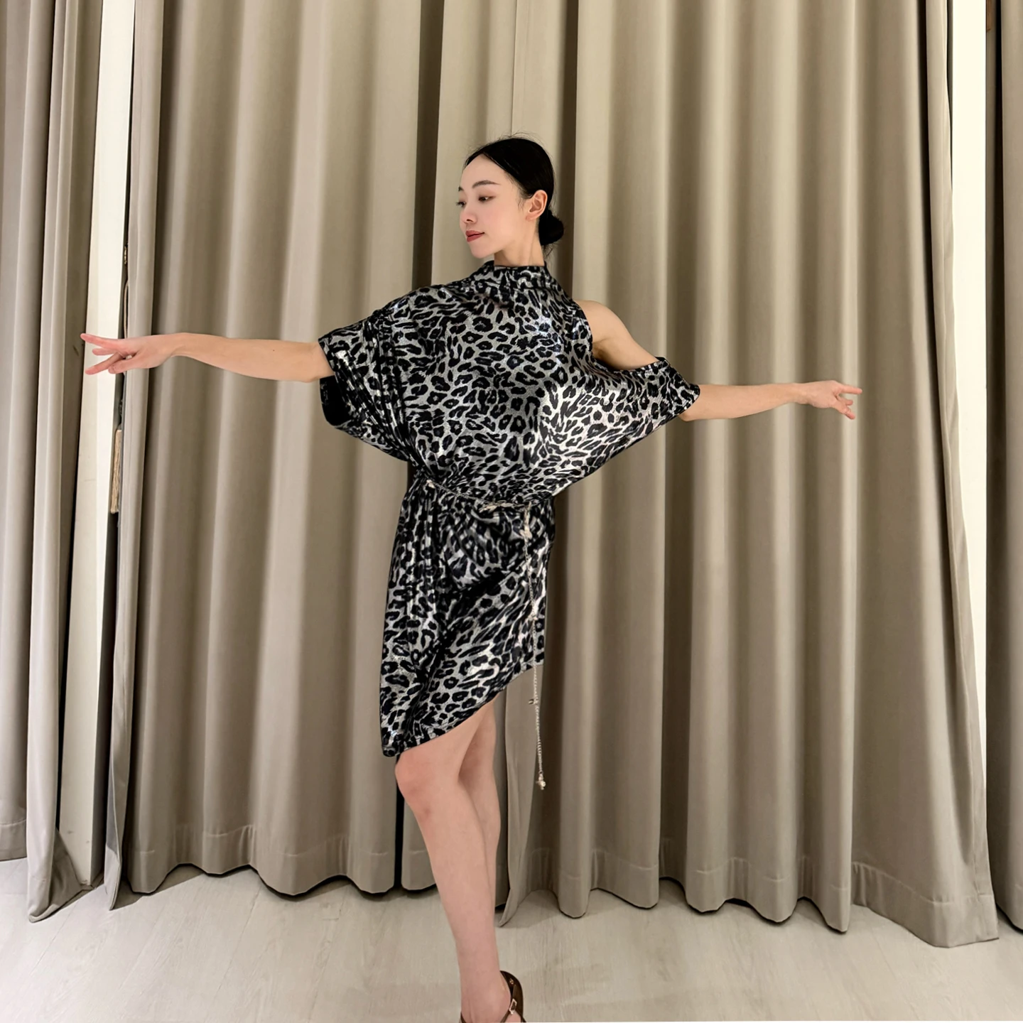 

New Latin dance costume for women high-end sexy leopard print dress adult tango chacha samba professional performance clothing