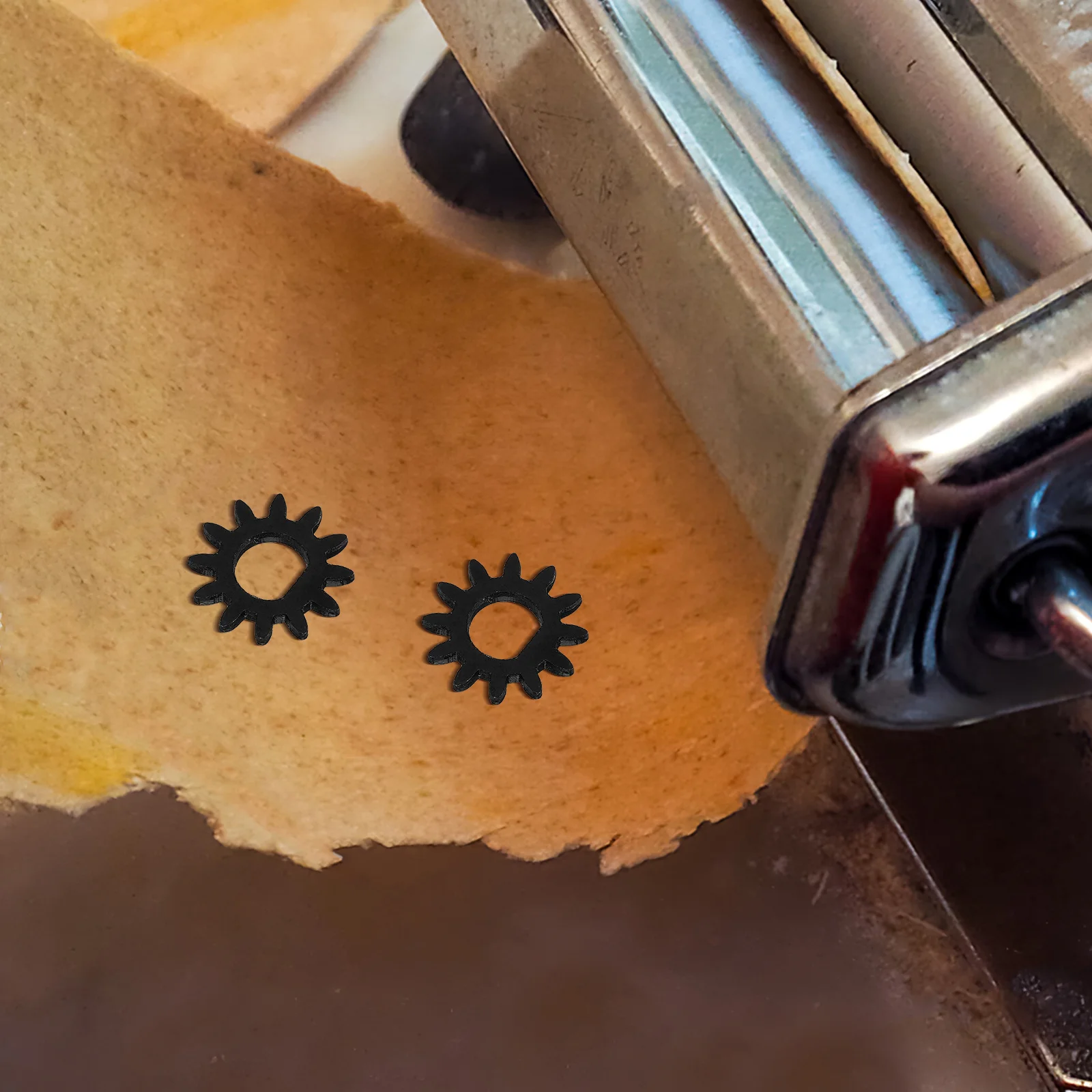 

2Pcs Hand Crank Pasta Machine Gear Accessories Noodle Cutter Replacement Parts Wire Gear for Noodle Maker