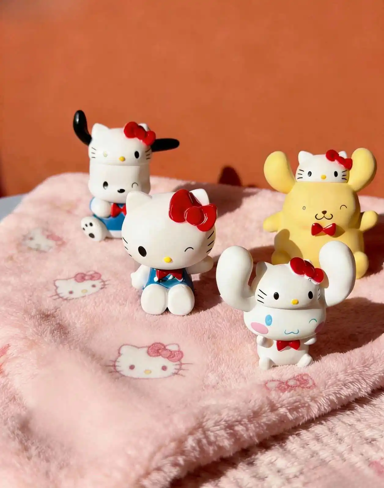 

New In Stock Anniversary Commemorative Edition Blind Box Yugui Dog Pudding Dog Pacha Dog Cos Kt Cat Ornament Surprise Gift