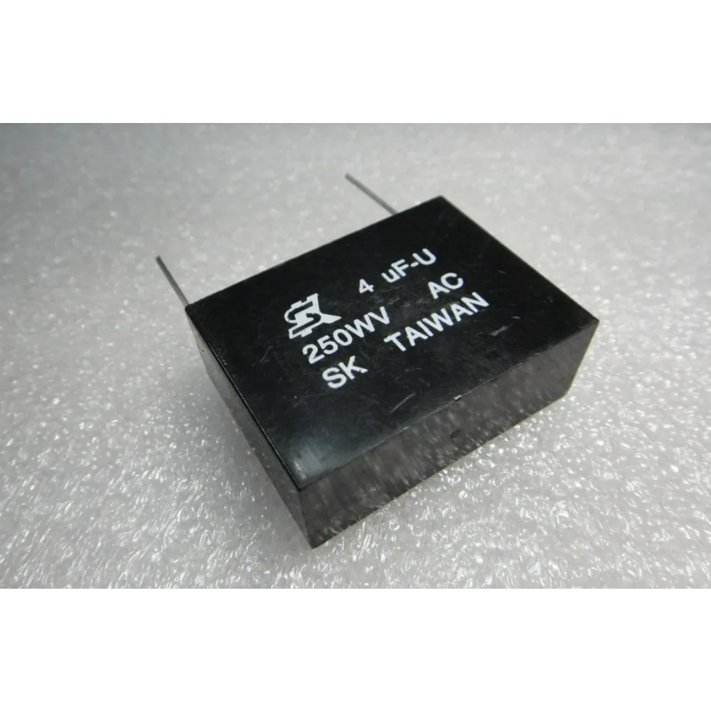 

SK 4.0uf/250vAC 4u0f 405 New 32mm Motor Start Capacitor