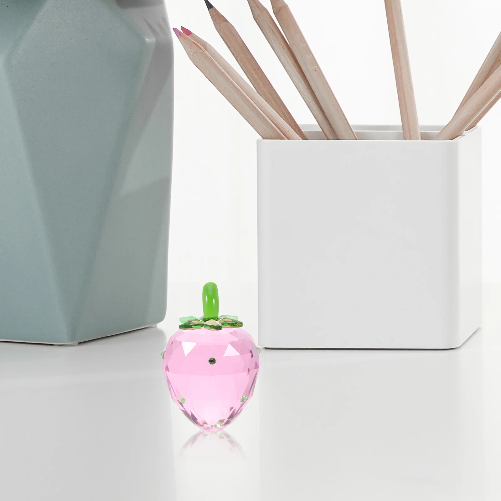 

Crystal Strawberry Home Ornament Mini Glass Fruit Table Decoration Kitchen Desktop Creative Faux Fruit Realistic Artificial