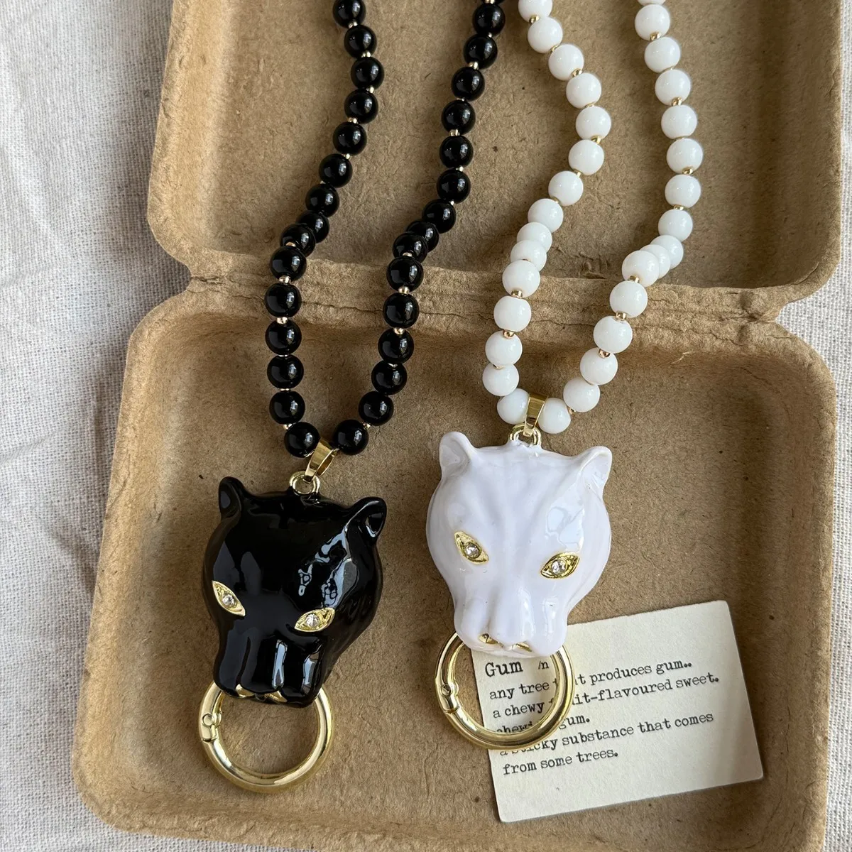 LATS Elegant Enamel Leopard Pendant Necklace for Women Luxury High-End Queen Style Beaded Clavicle Chain Daily Party Accessory