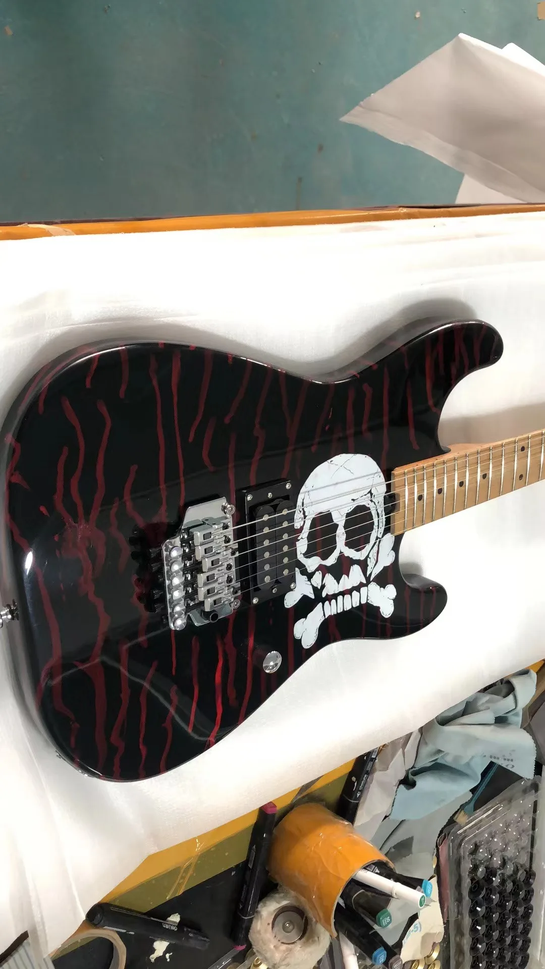 Skeleton Top Blood ST 6 Strings Electric Guitar Basswood Body Chrome Hardware Bridge Tremolo Gloosy Finish Free Delivery