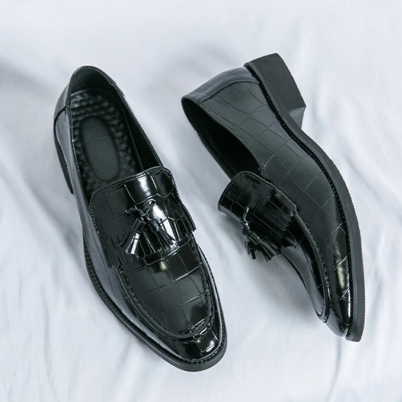 New Loafers for Men Tassels Red Sole Round Toe Slip-On Spring Autumn Men Dress Shoes Wedding  Size 38-48