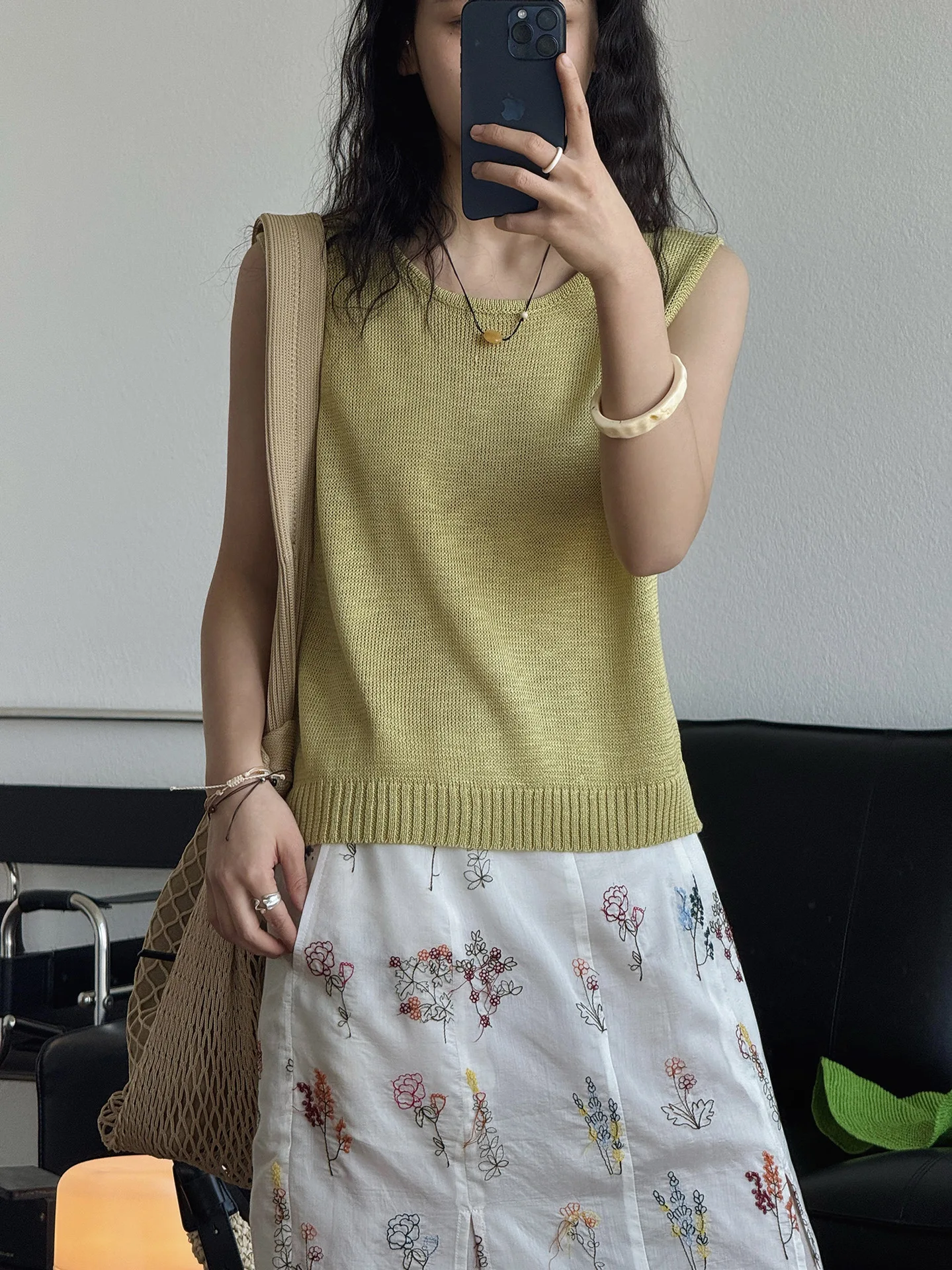 Primavera e verão feminino casual cor sólida em torno do pescoço sem mangas camisola solta