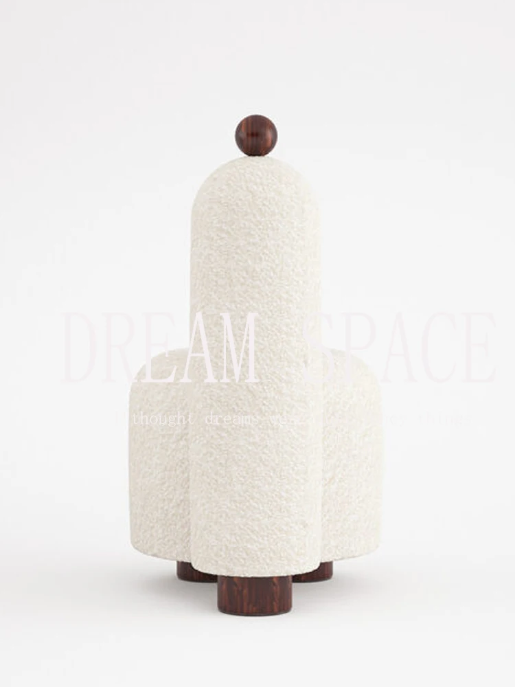 Divano letto singolo dalla forma speciale