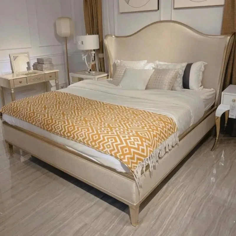 #European Light Luxury Solid Wood Double Bed 1.8m Modern Minimalist French Cream Style Ingot Crown Customizable