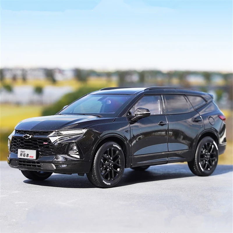 1:18 Chevrolets Blazer SUV Alloy Car Model Diecasts Metal Off-road Vehicles Car Model Simulation Collection Childrens Toys Gift