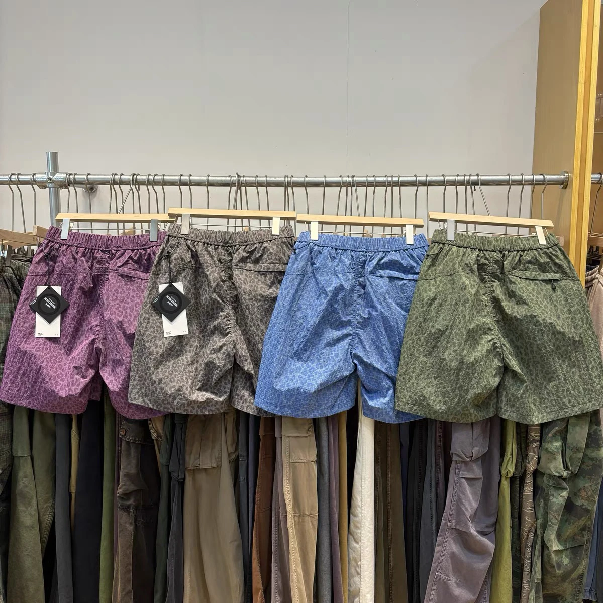 

Qui Dry ort Брюки Легкие повседневные леопардовые принты Лето Новое поступление Молодежные витали с высокой талией до колена Пляжные орты