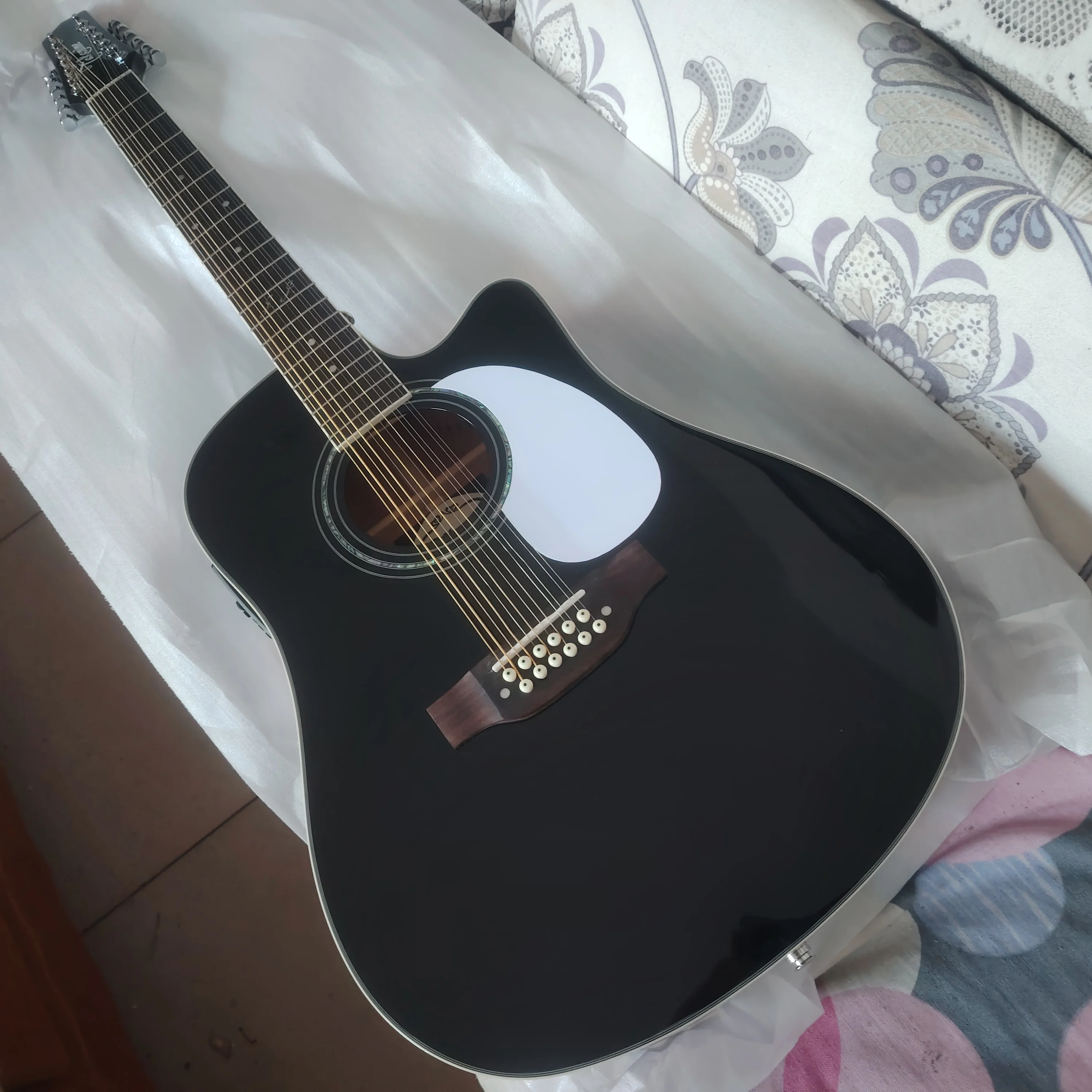 

HOT--High quality 12 string Takamine folk guitar in stock, 301EQ electric box version, fast delivery