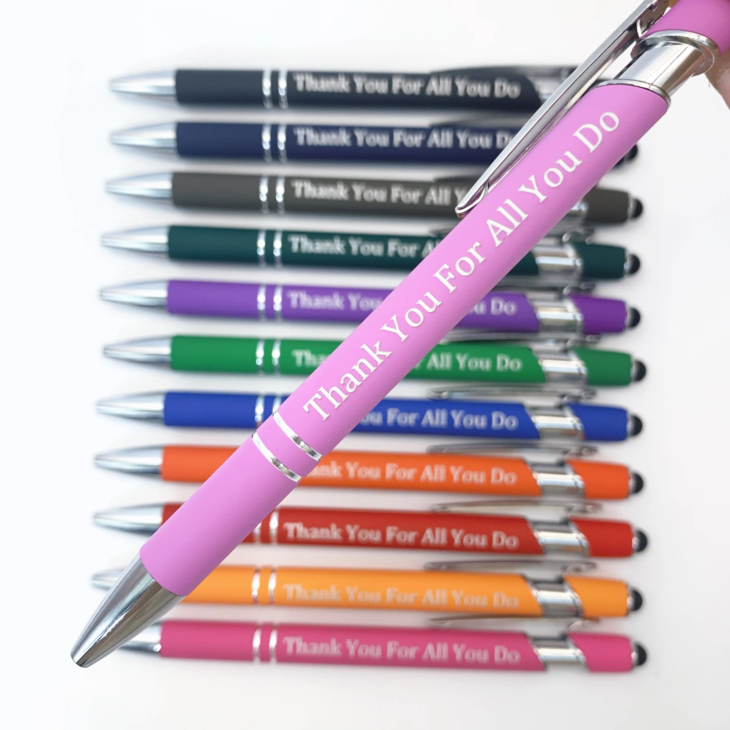 12 szt. uroczych, fioletowych długopisów, długopis na podziękowanie dla pracowników. Każdy długopis niesie napis: "Dziękuję za wszystko". Idealny prezent dla pracowników.