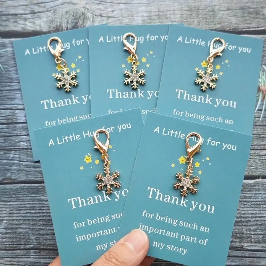 1/5/10/20/50/100pcs Set of 5/10 Christmas Snowflake Keychains, Christmas-Themed Pocket-Sized Gift Pack. Exclusive Thank-You Gift