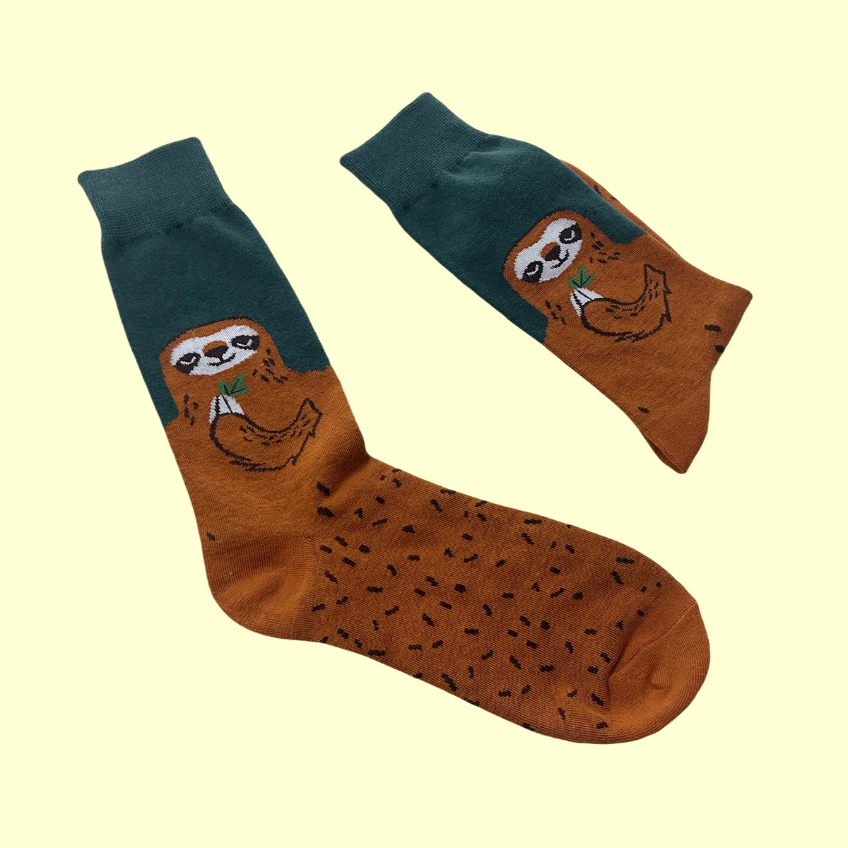 1 Pair Unisex Funny Novelty Sloth Pattern Trendy Breathable Mid Tube Socks Suit In All Seasons For Daily