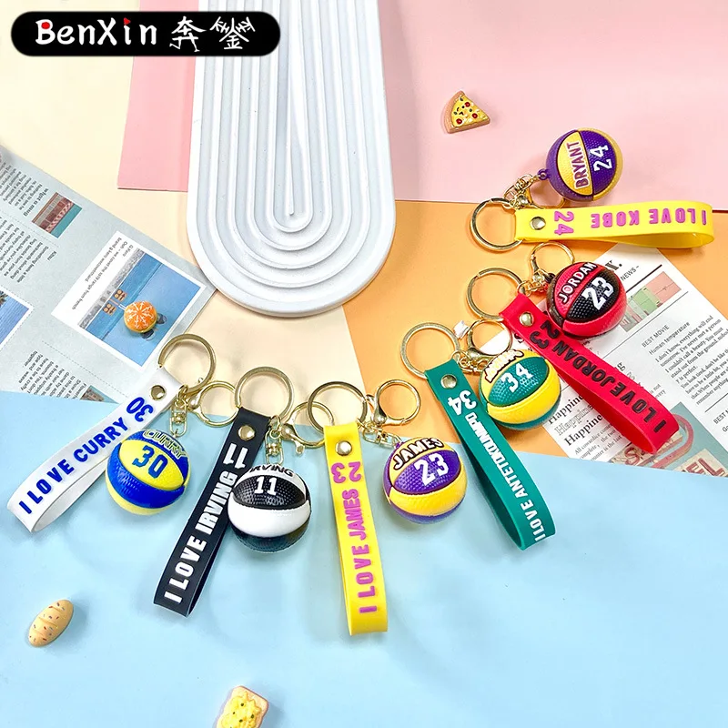 المعلقات حقيبة سلسلة المفاتيح الإبداعية miniso، المعلقات سلسلة مفاتيح السيارة شخصية الكرتون والهدايا