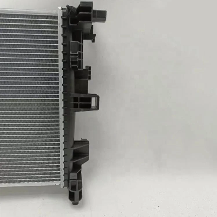قطع غيار السيارات محرك تبريد المبرد OEM 68273401AA مشعاع السيارة لسيارة جيب كومباس 2017 2018 2019 2020 2021 2022 2023