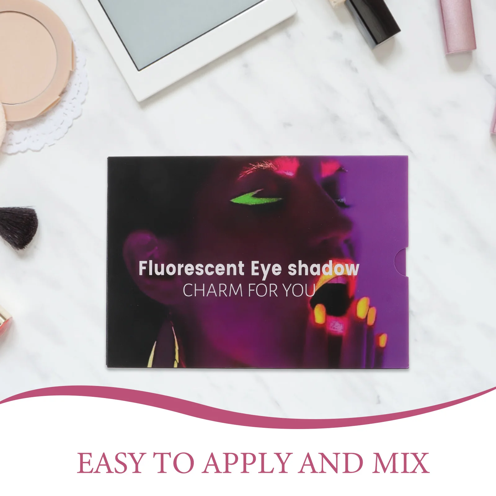 24 色の暗闇で光るアイシャドウ パレット 華やかなキラキラ光るハロウィーンの顔と目のペイント 女性向けの鮮やかな色合い