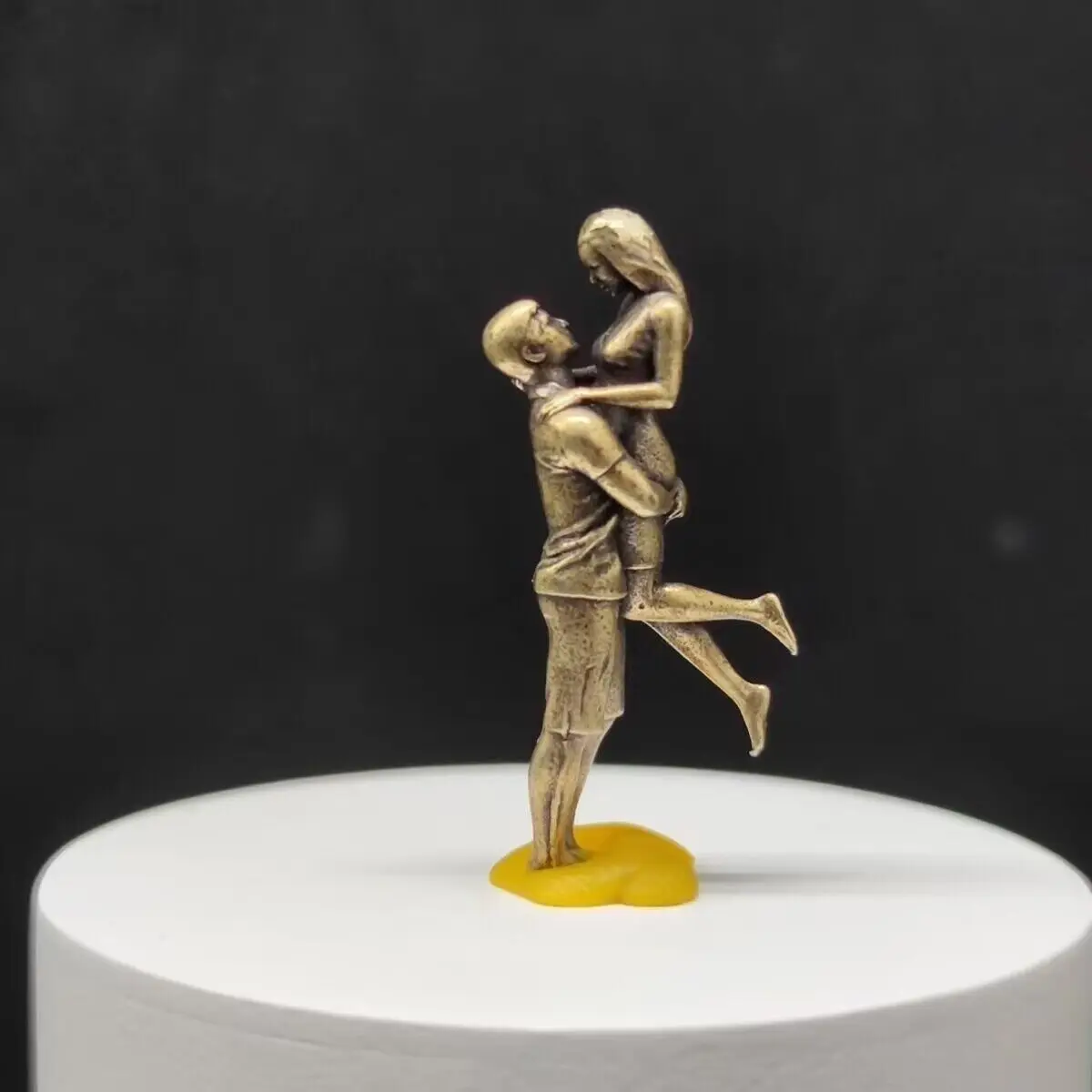 

Chinese Bronze Copper Statue Hand Carved Embrace Men And Women Figurines