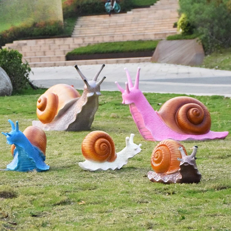 Simulation animal ornament Outdoor fiberglass sculpture Cartoon snail Garden landscape Villa courtyard garden decoration
