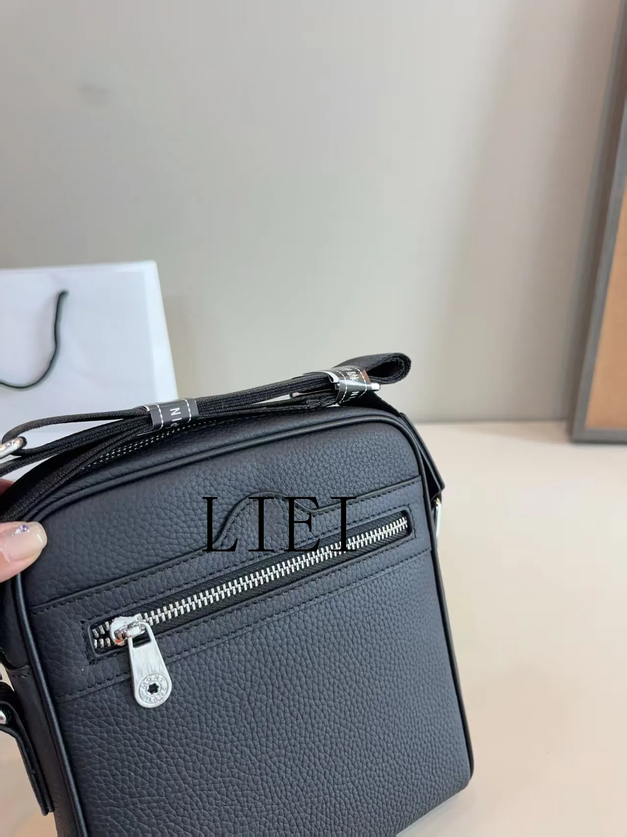 TOP Luxury Designer Quality Men's Genuine Leather Chest Bag Top Cowhide Sling Shoulder Bags Leisure Trend Small Crossbody Pack 9