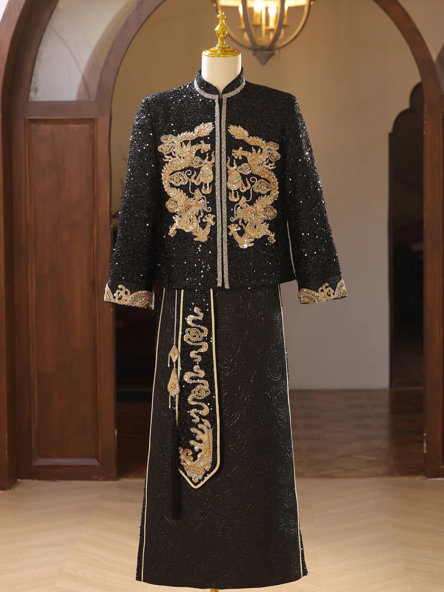 

Новая мужская свадебная одежда с пайетками Xiu Xue в китайском стиле, с длинными рукавами и воротником-стойкой, для свадебной церемонии