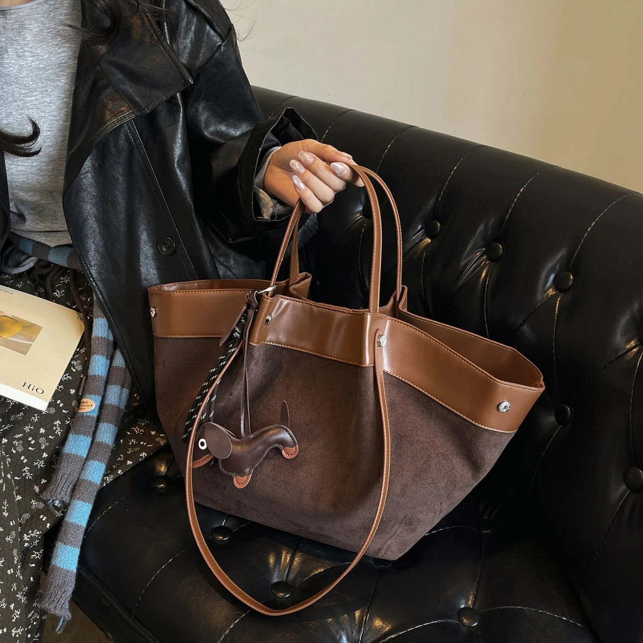 

Новые женские сумки через плечо из замши и искусственной кожи, дизайнерские люксовые сумки-тоут большой вместимости, коллекция 2026 года