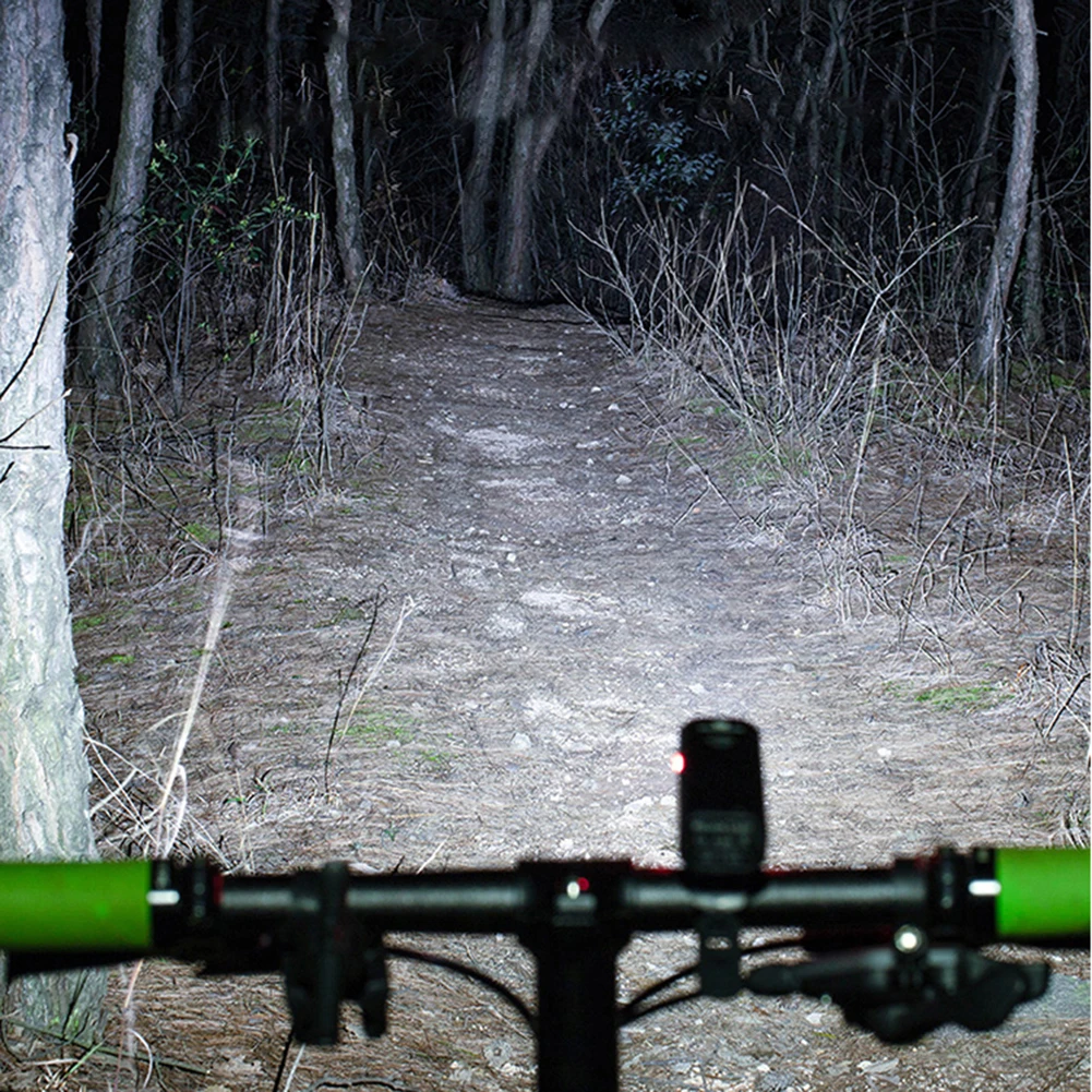 مصباح LED من سبائك الألومنيوم 10 وات 800LM 6 أوضاع عرض الطاقة مصباح أمامي للدراجة معدات ركوب الدراجات للإضاءة الليلية