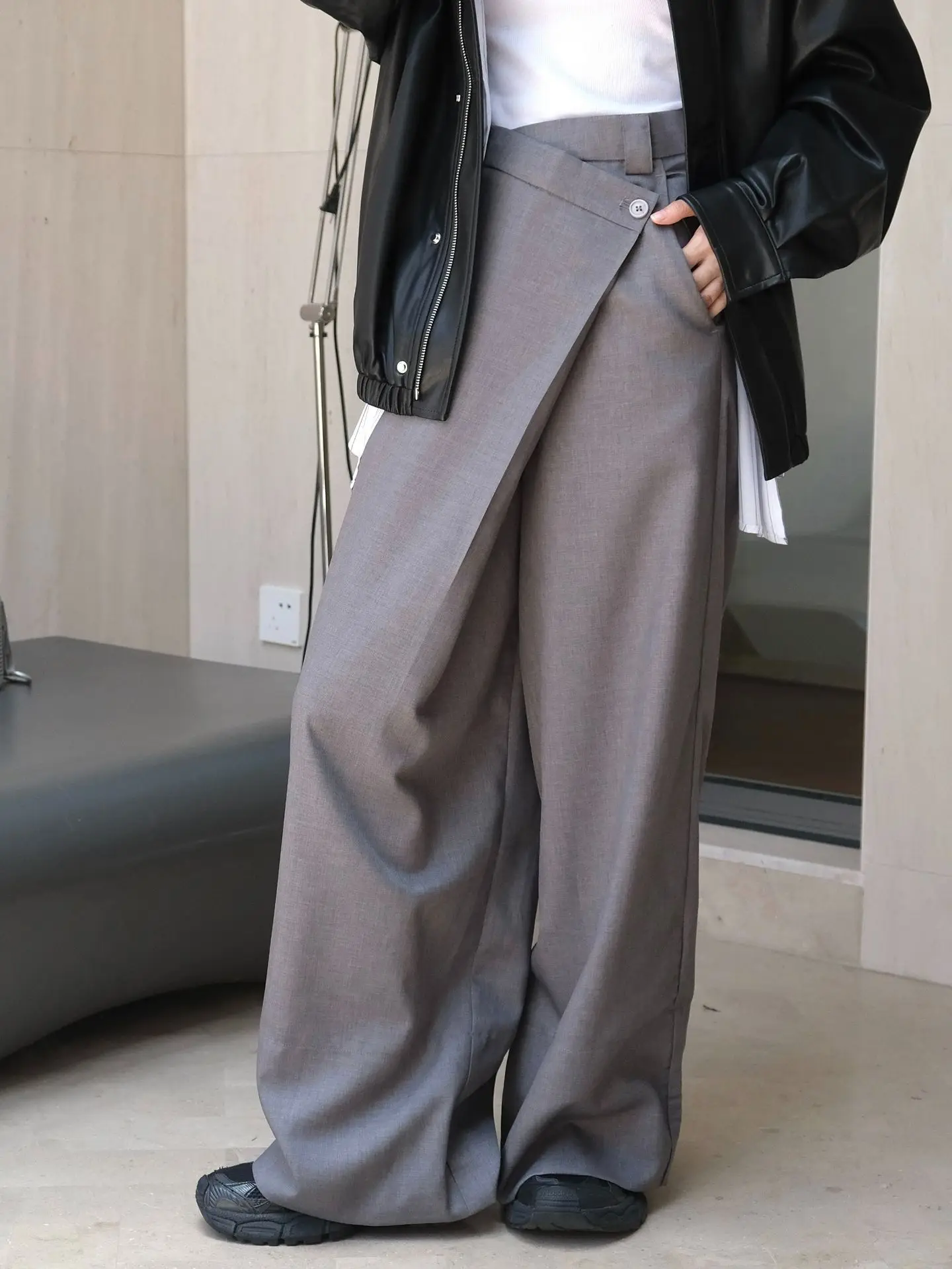 Spring and Autumn Women\'s Casual Solid Color High Waist Loose Wide Leg Pants