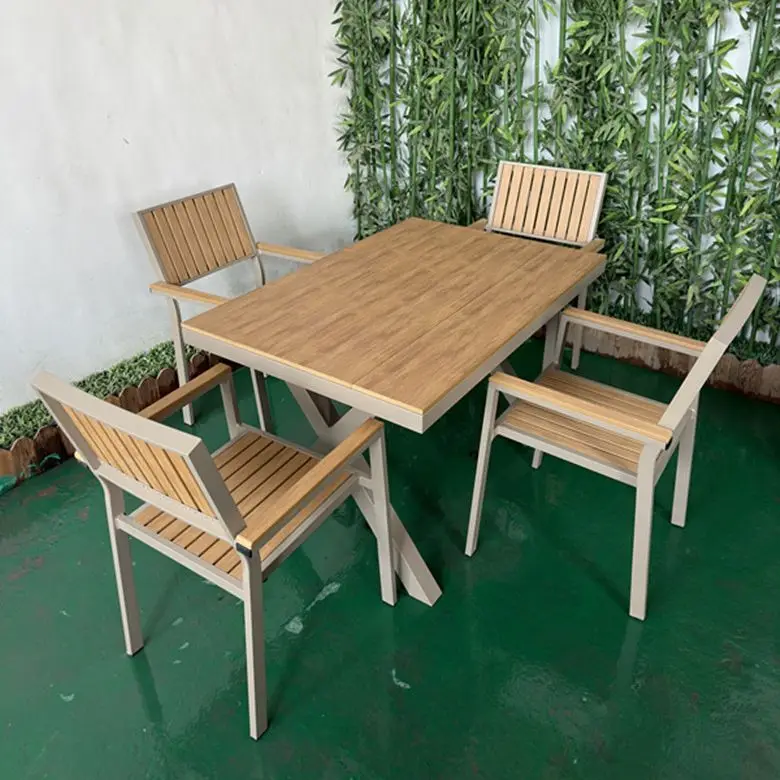 #4-Seater Modern Outdoor Dining Table Set Wood Plastic Patio Furniture With Metal For Restaurant For Patio Or Garden