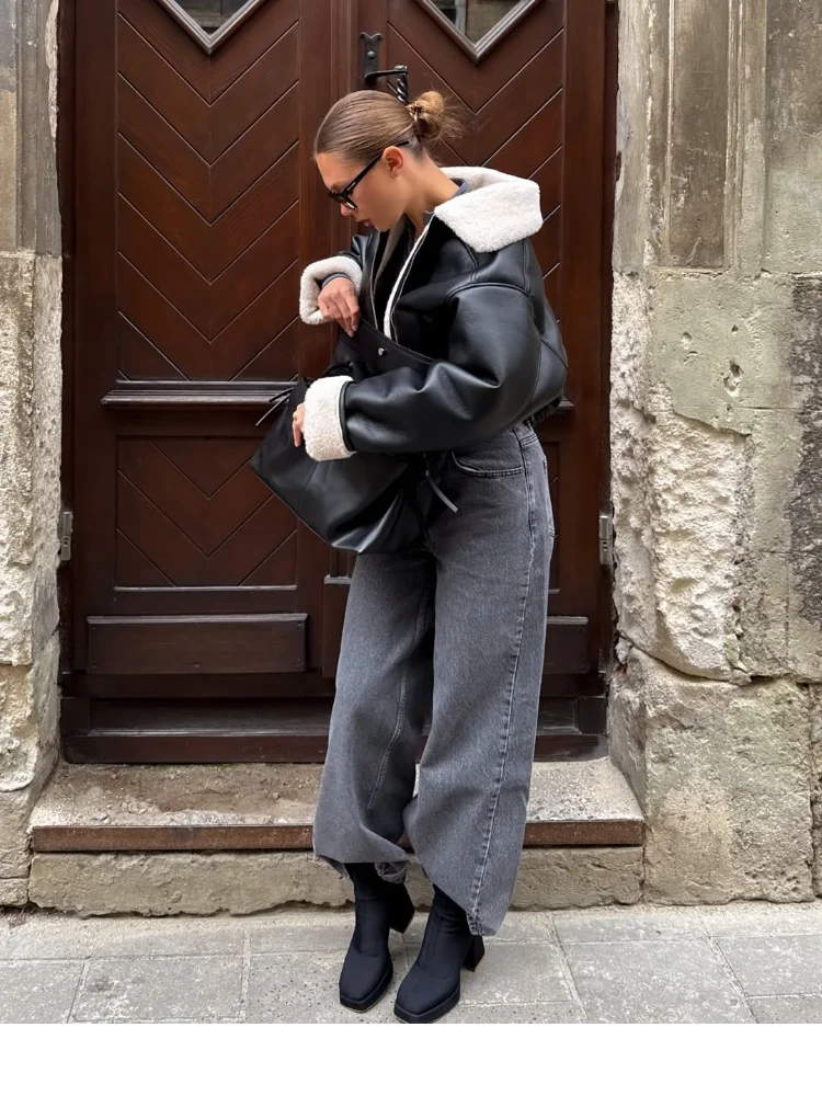 Giacca da donna in pelle con collo in pelliccia sintetica Moda nera con risvolto a contrasto Manica intera Giacche corte larghe 2025 Cappotto da strada invernale da donna