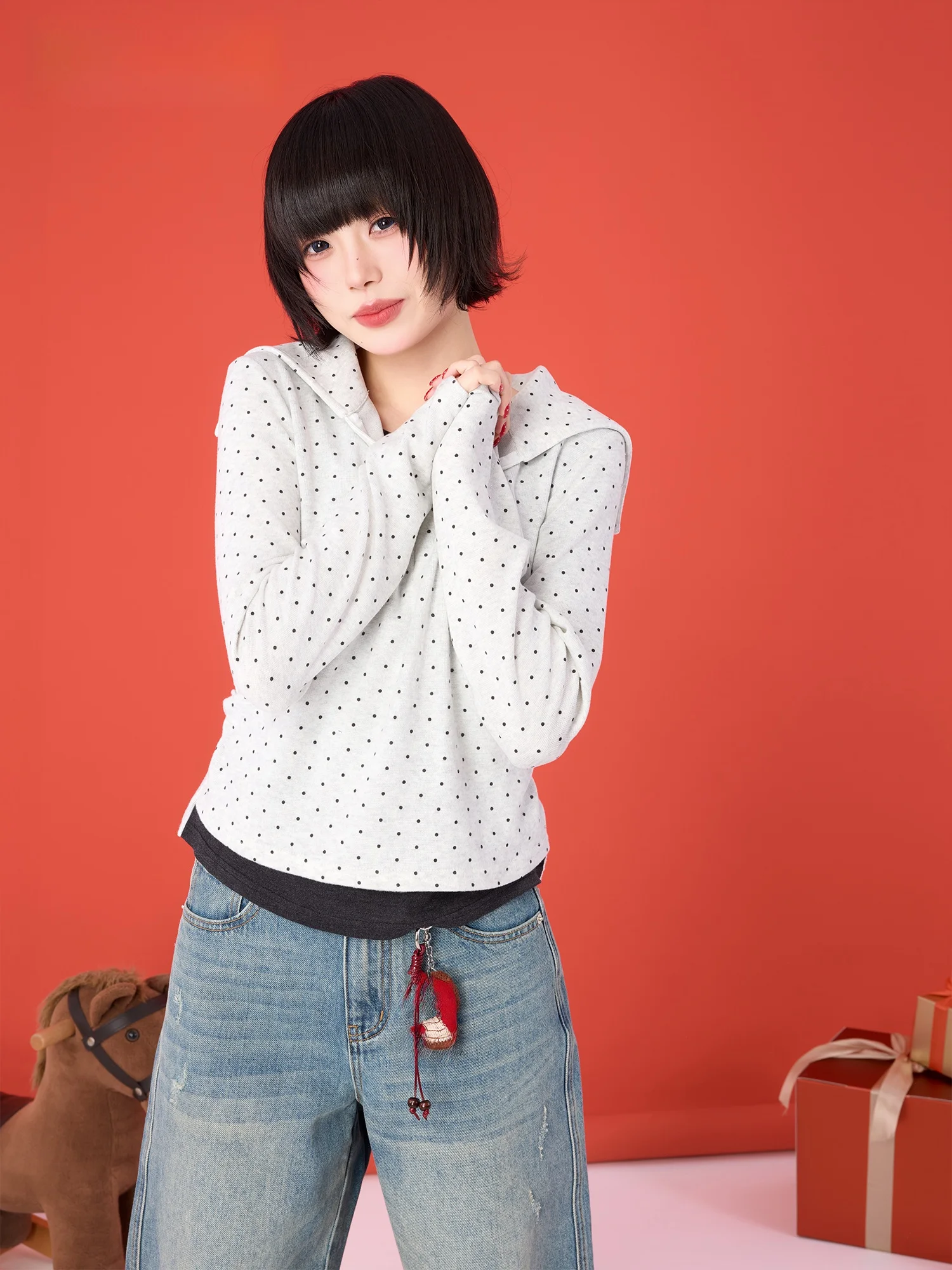 

Didimax Новинка весенней коллекции: Женский топ с V-образным вырезом, имитация двухслойности, белый в горошек, темно-синий, из полиэстера, с длинным рукавом, стандартный крой.