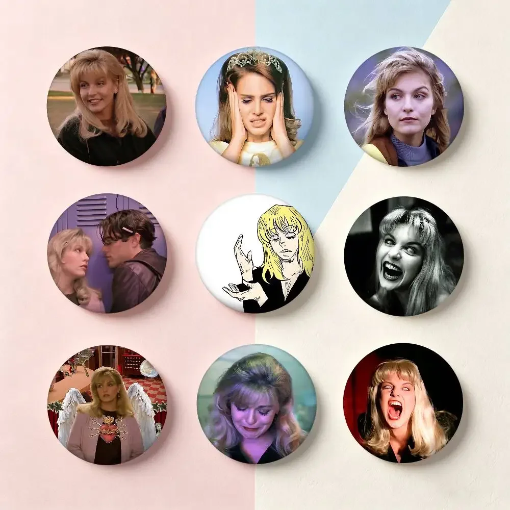 Horror Figure Laura Palmer Badges Badges Cartoon Round Brooches On Backpack Jacket Acrylic Button Pins Collection Gifts
