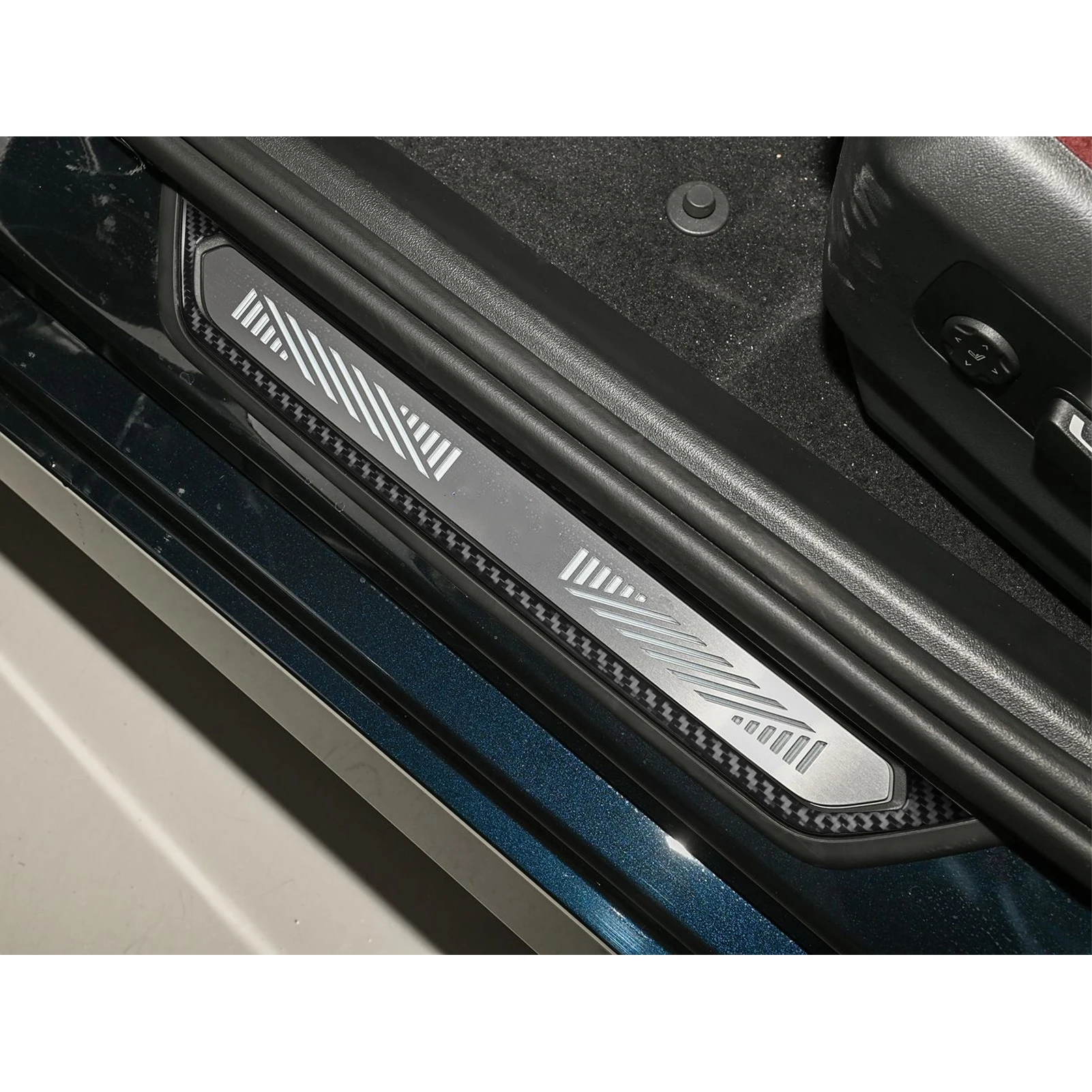 لسيارات BMW 5 Series i5 G60 G68 2024 2025 ألياف الكربون عتبة الداخلي عتبة لوحة غطاء الكسوة اكسسوارات السيارات لاصقة تزيين