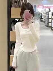 Women's Fleece Lined Long Sleeve T-Shirt Short U-Neck Slim Fit Thermal Shirt Sweet Style Autumn Winter Fashion Casual Top