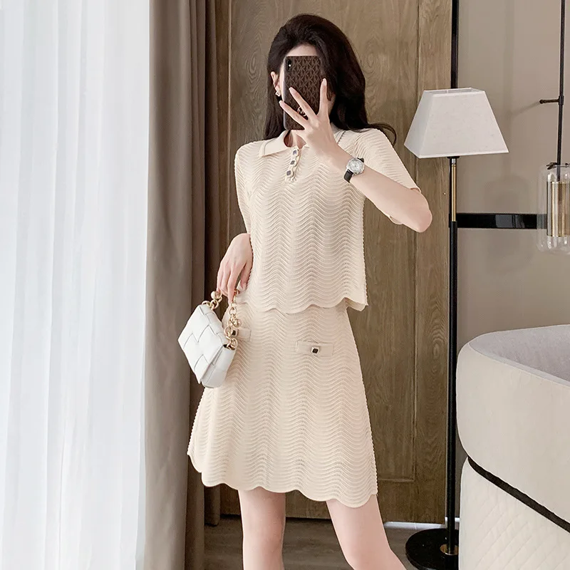 Dames kaki kleur uitgehold gebreid 2-delig set Polohals T-shirt met korte mouwen + hoge taille omwikkelde heuprok casual set