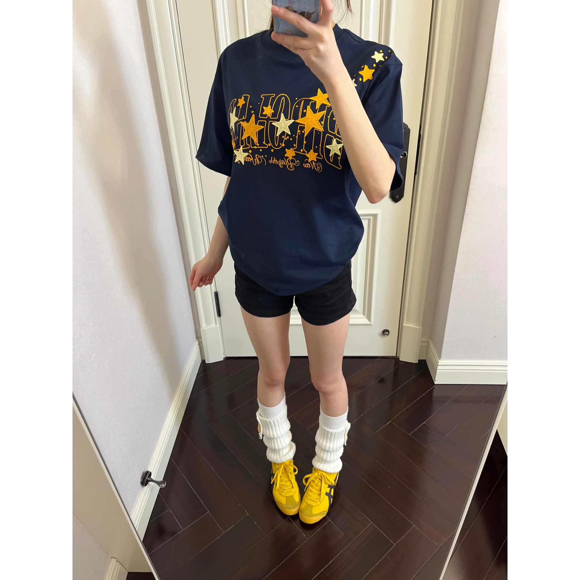 Embroidery Unique Design - Retro Amerikanisches Farbblock-Pailletten-Stickerei Kurzarm-T-Shirt für Damen