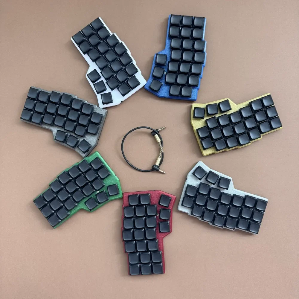 

Corne V4.1 Split Keyboard Black Keycap Kailh Choc V1 Switch Horn Keyboard Custom Wired Hot Swap RGB Keyboard Kit Teclado Gamer