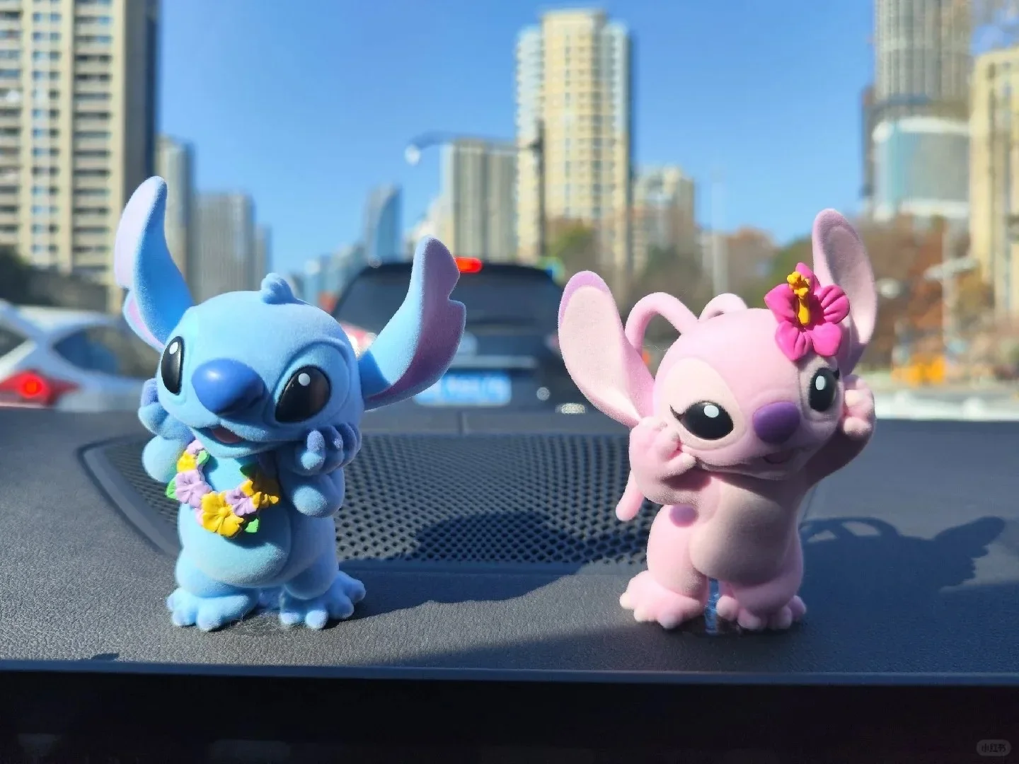 

Disney Genuine Lilo & Stitch Action Figures Stitch And Angel Lover Figurines Flocking Collection Model Statue Doll Lovely Gift