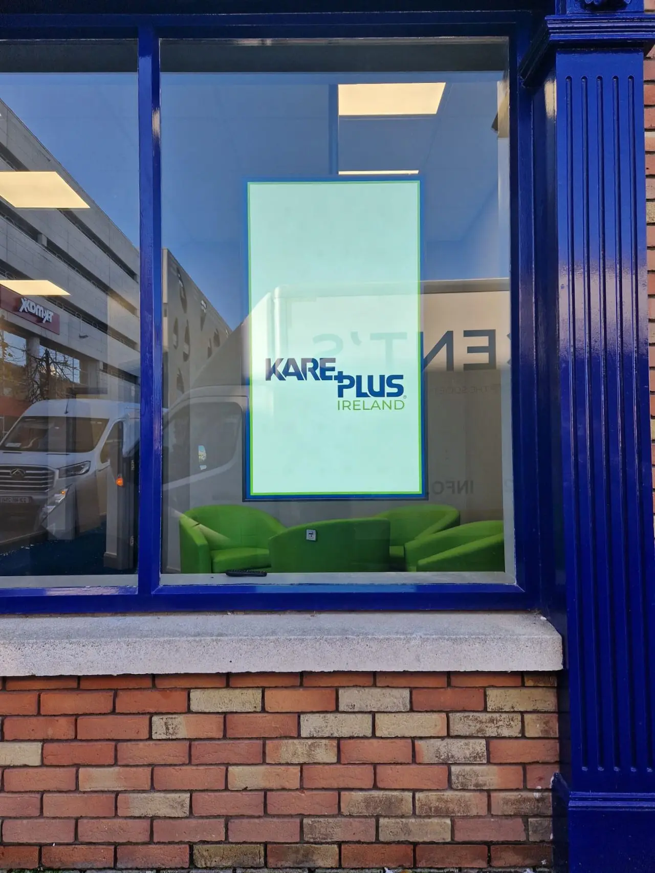 43-Zoll-Fenster mit hoher Helligkeit, digitale Beschilderung, 3000 Nits, LCD-Display, Kiosk-Totem für Werbung