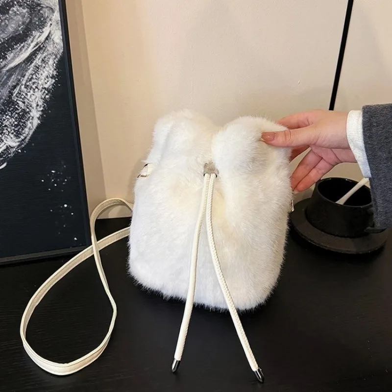 

Unique Maillard Underarm Handbag Chain Buckle Detail Quilted Texture One Shoulder Bag Ladies Daily Use