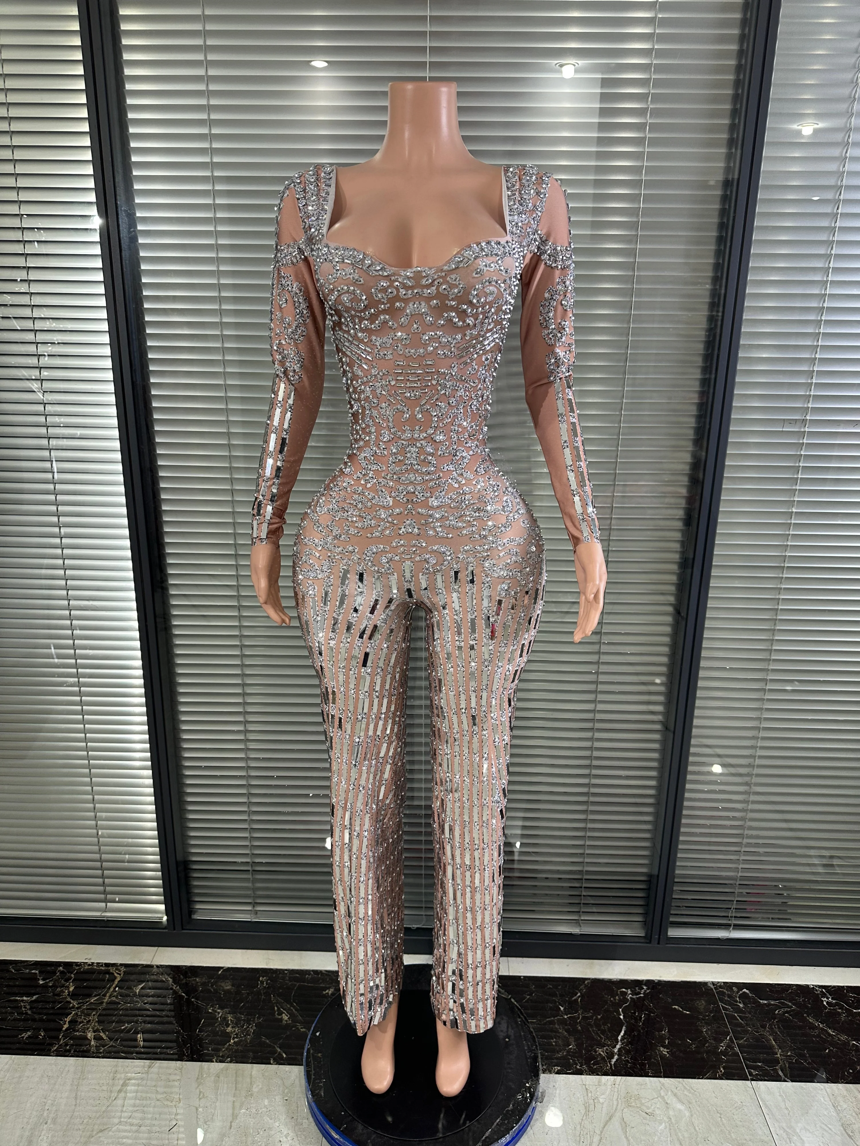 

Glamorous Silver Crystal Jumpsuit Women Sexy Sweetheart Neck Rhinestone Embellished Bodycon Outfit Evening Gala Party Costume