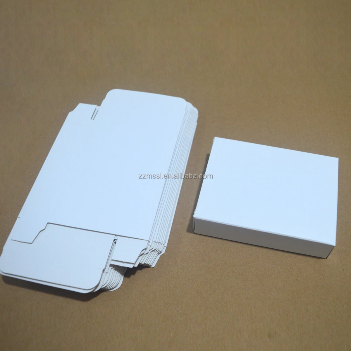 Pillow Box Kraft Cartoon Sealing Machine Hot Melt Box Packing Machine